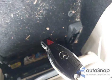 2018 Mercedes-Benz Cla 250 4Matic z USA, uszkodzony, nr VIN WDDSJ4GB8JN523152